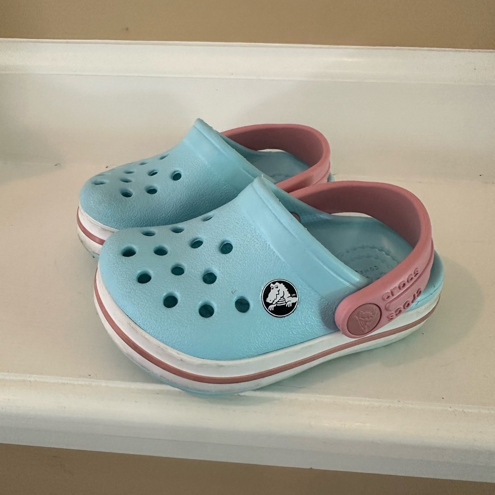 Toddler croc size 4